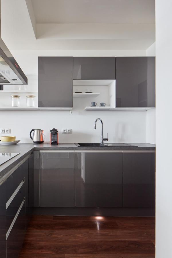 Days - Bright Interior - Free Parking - Spacious Layout Apartament