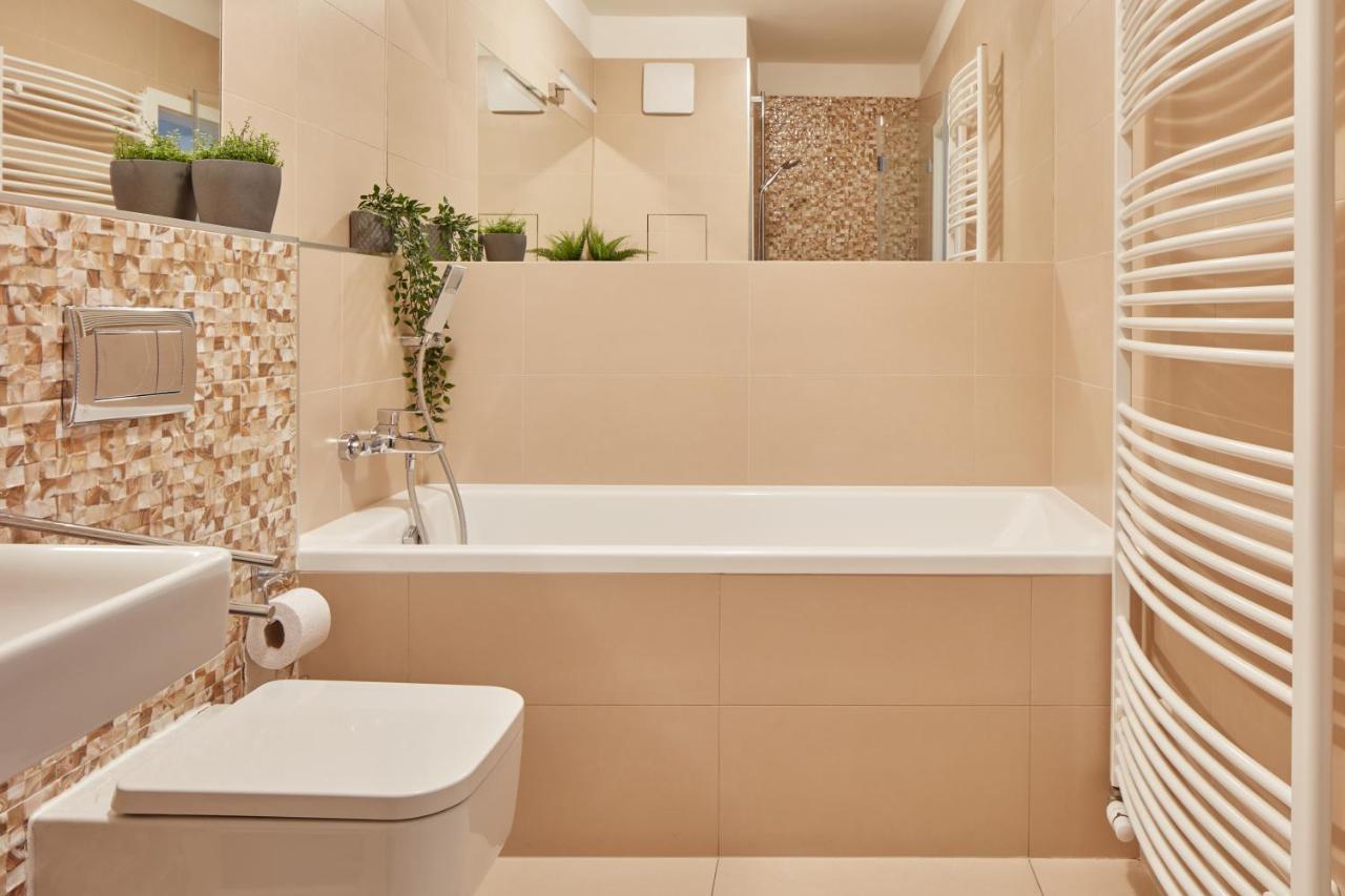 Apartament Days - Bright Interior - Free Parking - Spacious Layout Praga