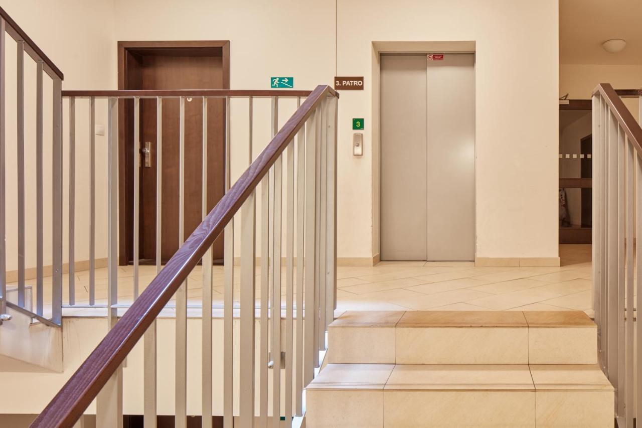 Apartament Days - Bright Interior - Free Parking - Spacious Layout Praga